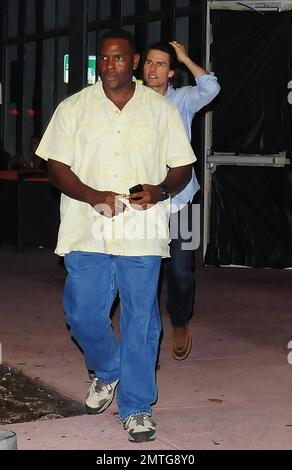 Tom Cruise verlässt die Rock of Ages Wrap Party beim Lucky Strike Bowling. Miami Beach, Florida 07/23/2011 . Stockfoto