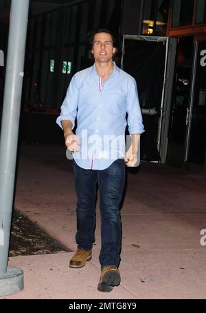 Tom Cruise verlässt die Rock of Ages Wrap Party beim Lucky Strike Bowling. Miami Beach, Florida 07/23/2011 . Stockfoto