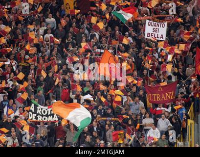 Die Spieler Roma und Reggina während des Spiels der italienischen Fußballserie A im Olympiastadion, Rom, Italien, 09-20-2008. Stockfoto