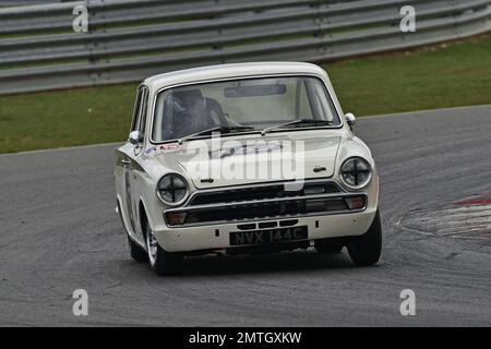 Mike Stephenson, Ford Lotus Cortina, Mintex Classic K, Rennwagen vor 1966 mit der gleichen Spezifikation für den Zeitraum wie die FIA-Vorschriften, einschließlich Stockfoto