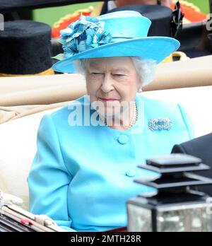 Königin Elisabeth II., Prinz Philip am Royal Ascot Tag 3. Ascot Racecourse, Ascot, Großbritannien. 19. Juni 2014 Stockfoto