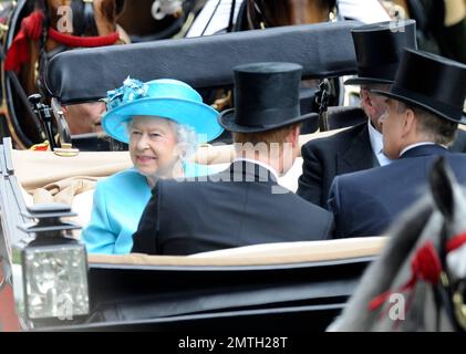 Königin Elisabeth II., Prinz Philip am Royal Ascot Tag 3. Ascot Racecourse, Ascot, Großbritannien. 19. Juni 2014 Stockfoto