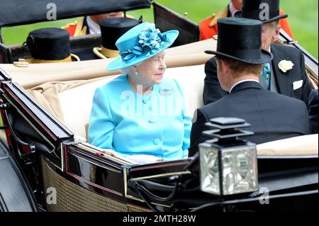 Königin Elisabeth II., Prinz Philip am Royal Ascot Tag 3. Ascot Racecourse, Ascot, Großbritannien. 19. Juni 2014 Stockfoto