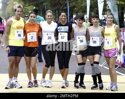 Ben Fogle, Tana Ramsey, Jenni Falconer, Margherita Taylor, The Cheeky Girls und Charlie Webster nehmen am Halbmarathon der Royal Parks Foundation im Hyde Park in London Teil. 10/10/10. Stockfoto