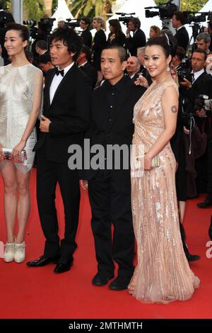 Qi Xi, Qin Hao, Lou Ye, Hao Lei nimmt am 17. Mai 2012 an der Premiere von „Rust & Bone“ beim Festival de Cannes 65. in Frankreich Teil. Stockfoto