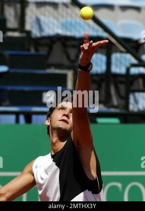 ATP Master Series „Internazionali BNL D'Italia 2007" Spiel zwischen Amer Delic, USA, und Marat Safin, Russland, im Foro Italico in Rom, Italien. Amer Delic serviert Marat Safin. Safin gewann das Spiel 2-6, 6-3, 6-4. Rom, Italien. 05/08/07. Alle Stockfoto