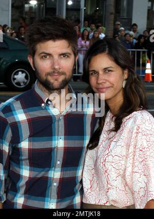 Der Schauspieler Adam Scott kommt zur Premiere „Scott Pilgrim vs the World“ im Grauman's Chinese Theatre in Hollywood, Kalifornien. 7/27/10. Stockfoto