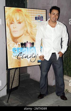 Art Ortiz feiert das Finale der Erfolgsserie „Seducing Cindy“ von Fox Reality mit Cindy Margolis und ihrer Besetzung von Verehrern im Guy's North in Studio City, Kalifornien. 03/18/10. Stockfoto