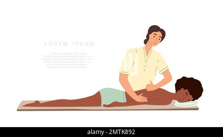 Junge weibliche Massagistin oder Osteopathin, die eine manuelle Rückenmassage für eine schwarze afroamerikanische Frau durchführt. Wirbelsäulenphysiotherapie. Professionelle Physiotherapeutin oder Chiro Stockfoto