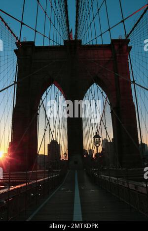 Blick Auf Die Brooklyn Bridge Am Morgen Stockfoto