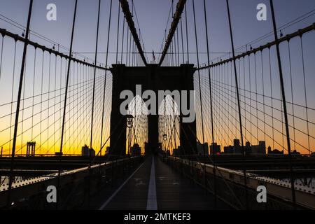 Blick Auf Die Brooklyn Bridge Am Morgen Stockfoto