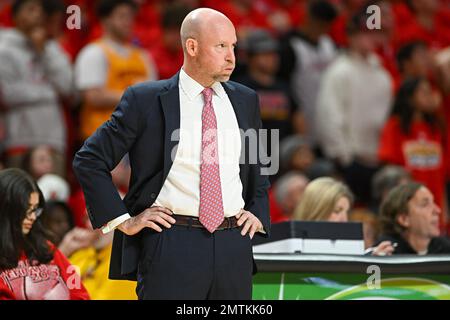 College Park, MD, USA. 31. Januar 2023. Kevin Willard, Cheftrainer der Maryland Terrapins, reagiert während des NCAA-Basketballspiels zwischen den Indiana Hoosiers und den Maryland Terrapins im Xfinity Center in College Park, MD. Reggie Hildred/CSM/Alamy Live News Stockfoto