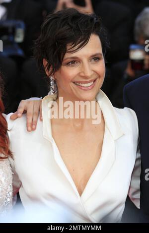 Juliette Binoche bei der Premiere „Sils Maria“ im Palais des Festivals anlässlich des 67. Jährlichen Filmfestivals in Cannes, Frankreich. 23. Mai 2014. Stockfoto