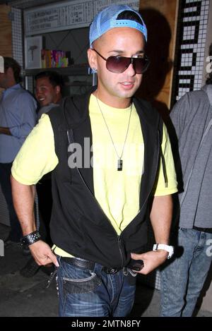 Mike „The Situation“ Sorrentino, Star von „Jersey Shore“, nimmt nach der Party im Club Las Palmas in Hollywood, Kalifornien, an den MTV Movie Awards Teil. 6/6/10. Stockfoto