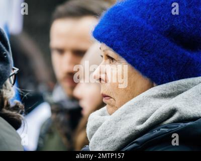 Straßburg, Frankreich - 31. Januar 2023: Französische Frau bei der zweiten Demonstration gegen die neue Rentenreform, die im nächsten Monat von der französischen Premierministerin Elisabeth Borne vorgestellt wird Stockfoto