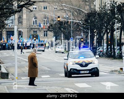 Straßburg, Frankreich - 31. Januar 2023: Zweite Demonstration gegen die neue Rentenreform, die im nächsten Monat von der französischen Premierministerin Elisabeth Borne vorgestellt wird Stockfoto