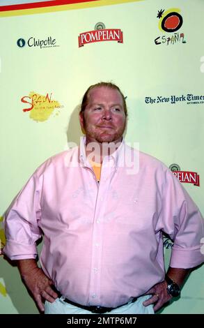 Mario Batali auf der Startparty für die NEUE Fernsehserie ñSpainon The Road Again, î, die in Primetime auf PBS-Sendern mit Gwyneth Paltrow, Mario Batali, Mark Bittman und der spanischen Schauspielerin Claudia Bassols erscheint Stockfoto