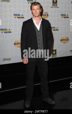 Chris Hemsworth, der die Titelrolle im demnächst erscheinenden Comic-Film „Thor“ spielt, kommt bei den Spike TV Video Game Awards 2010 im LA Convention Center an. Los Angeles, Kalifornien. 12/11/10. Stockfoto