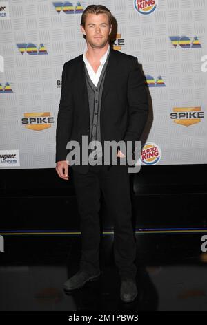 Chris Hemsworth, der die Titelrolle im demnächst erscheinenden Comic-Film „Thor“ spielt, kommt bei den Spike TV Video Game Awards 2010 im LA Convention Center an. Los Angeles, Kalifornien. 12/11/10. Stockfoto