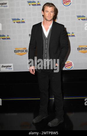 Chris Hemsworth, der die Titelrolle im demnächst erscheinenden Comic-Film „Thor“ spielt, kommt bei den Spike TV Video Game Awards 2010 im LA Convention Center an. Los Angeles, Kalifornien. 12/11/10. Stockfoto