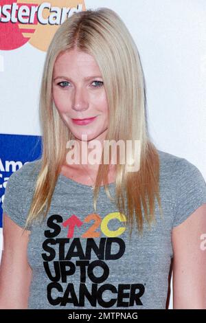Gwyneth Paltrow bei den Hollywood Unites für den Biennial Stand Up to Cancer 4. (SU2C), ein Programm der Entertainment Industry Foundation (EIF) im Dolby Theatre in Hollywood, Kalifornien. 5. September 2014. Stockfoto