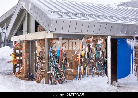 Cairngorm Mountain Aviemore Top Station Skipisten an den Wänden der Station Stockfoto