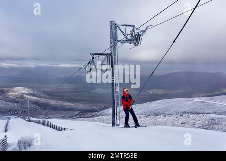 Cairngorm Mountain Aviemore Top Station Skipisten Ski auf der Westwand poma über Ciste Fairway und Aonach Bowl Stockfoto