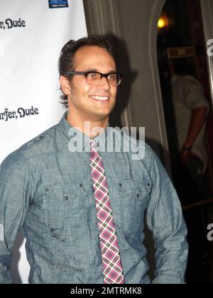 Todd Stashwick besucht die Premiere im Paramount Theatre von Austin in der neuen Komödie „Surfer, Dude“ von SR Bindler, die die spannende Geschichte eines Surfers erzählt, der die Seele sucht und eine existenzielle Krise erlebt. Austin, Texas 9/4/08. Stockfoto