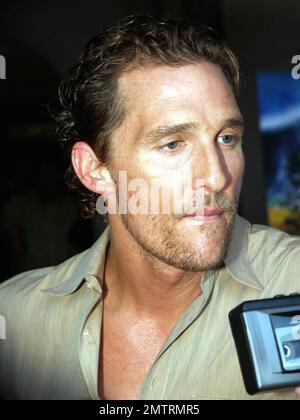 Matthew McConaughey besucht die Premiere im Paramount Theatre von Sr Bindlers neuer Komödie „Surfer, Dude“ in Austin, die die Geschichte eines Surfers erzählt, der die Seele sucht und eine existenzielle Krise erlebt. Austin, Texas 9/4/08. Stockfoto