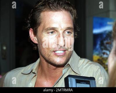 Matthew McConaughey besucht die Premiere im Paramount Theatre von Sr Bindlers neuer Komödie „Surfer, Dude“ in Austin, die die Geschichte eines Surfers erzählt, der die Seele sucht und eine existenzielle Krise erlebt. Austin, Texas 9/4/08. Stockfoto