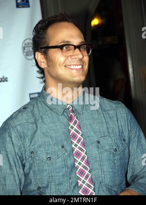 Todd Stashwick besucht die Premiere im Paramount Theatre von Austin in der neuen Komödie „Surfer, Dude“ von SR Bindler, die die spannende Geschichte eines Surfers erzählt, der die Seele sucht und eine existenzielle Krise erlebt. Austin, Texas 9/4/08. Stockfoto