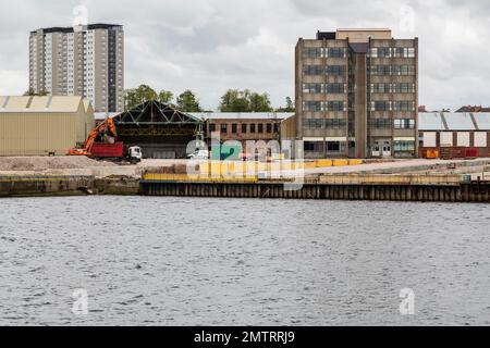 Ein Bürogebäude, abgerissen, in BAE Systems Shipyard, South Street, Scotstoun, Glasgow, Schottland, UK Stockfoto