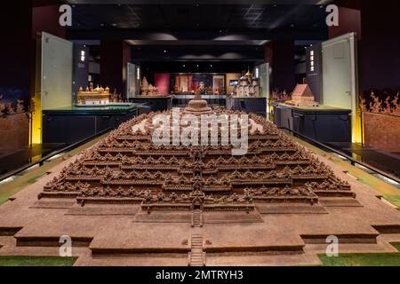 Taipei, DEZEMBER 17 2022 - Candi Borobudur modale Ausstellung im Museum der Weltreligionen Stockfoto