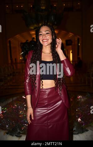 Julia Dalia bei der Anja Gockel Fashion Show „Seven Senses“ auf der Berliner Fashion Week Herbst/Winter 2023 im Hotel Adlon Kempinski. Berlin, 18.01.202 Stockfoto