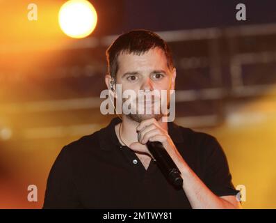 Mike Skinner of the Streets tritt am 3. Tag des Reading Festivals 2011 in der Richfield Avenue in Reading, England, live auf. 28. August 2011. Stockfoto