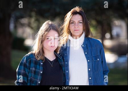 Justine Lacroix und Carole Bianic, die am 01. Februar 2023 beim Fille de Paysan Photocall anlässlich des Luchon TV Festivals 25. (Festival TV de Luchon) in Luchon, Frankreich, teilnahmen. Foto: Aurore Marechal/ABACAPRESS.COM Stockfoto