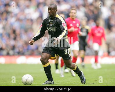 Jimmy Floyd Hasselbank von Cardiff City im Halbfinalspiel des FA Cup gegen Barnsley im Wembley Stadium in London am 6. April 2008. Cardiff City gewann das Spiel mit 1:0. --- die Nutzung von englischen Fußballbildern auf Mobilgeräten und Websites ist abhängig von der Erlangung einer fotografischen Endnutzerlizenz von Football DataCo Ltd Tel: +44 (0) 207 864 9121 oder E-Mail accreditations@football-dataco.com - gilt für Spiele der Premier und Football League Stockfoto