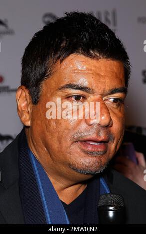 George Lopez bei der großen Eröffnung von Tysons ein-Mann-Show „Mike Tyson: UnDisputed Truth - Live on Stage“ im Hollywood Theatre im MGM Grand Resort & Casino. Las Vegas, Nevada 14. April 2012 Stockfoto