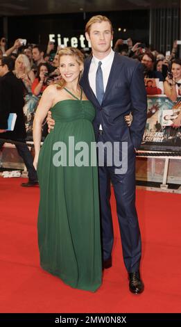Chris Hemsworth und seine Frau Elsa Pataky bei der Europapremiere von Marvel's „Avengers Assemble“ in Vue Westfield. London, Großbritannien. 19. April 2012 Stockfoto