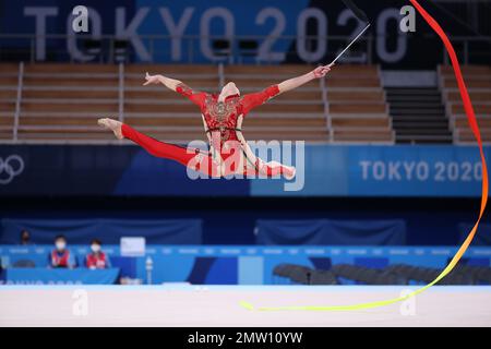 06. AUGUST 2021 - Tokio, Japan: KITA Sumire of Japan tritt am Band in der Rhythmic Gymnastics Individual All-Around Qualification auf der Tokyo 2 auf Stockfoto