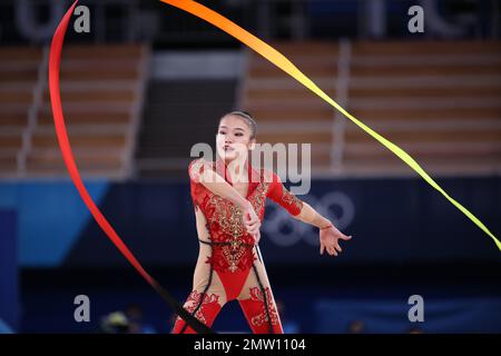 06. AUGUST 2021 - Tokio, Japan: KITA Sumire of Japan tritt am Band in der Rhythmic Gymnastics Individual All-Around Qualification auf der Tokyo 2 auf Stockfoto