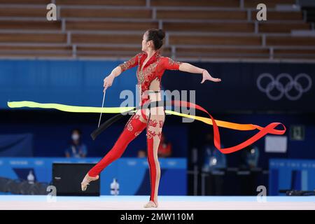 06. AUGUST 2021 - Tokio, Japan: KITA Sumire of Japan tritt am Band in der Rhythmic Gymnastics Individual All-Around Qualification auf der Tokyo 2 auf Stockfoto
