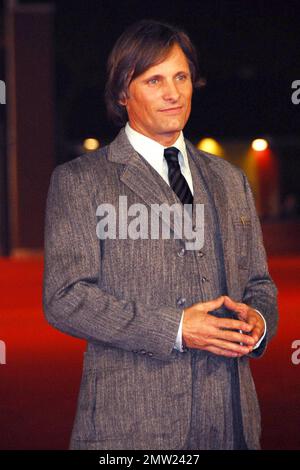 Viggo Mortensen geht während des Filmfestivals in Rom auf dem roten Teppich spazieren. Rom, Italien. 10/26/08. Stockfoto