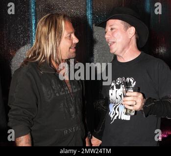 EXKLUSIV!! - Vince Neil und Gitarrist Brent Muscat von "Faster Pussycat" und "Sünder aus der Stadt der Sünden" bei der großen Eröffnung seines Vegas Strip Clubs "Girls, Girls, Girls". Las Vegas, Nevada 14. April 2012 Stockfoto