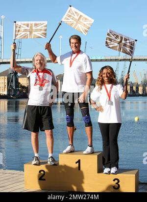 Richard Branson, David Hasselhoff und Alexandra Burke im Virgin Active London Triathlon im XL Centre. London, Großbritannien. 22. September 2012 Stockfoto