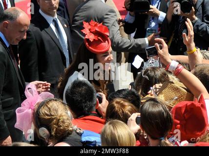 Prinz William und Kate Middleton, der Herzog und die Herzogin von Cambridge, nehmen an den Feierlichkeiten des Canada Day während ihrer Royal Tour of Canada Teil. Ottawa, WEITER. 7/1/11. . Stockfoto