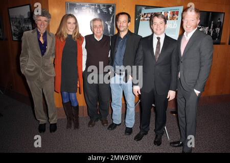 Dan Zanes, Ally Walker, Philip Baker Hall, Josh Goldin, Matthew Broderick und Jesse Tyler Ferguson auf der Premiere von „Wonderful World“ im Directors Guild Theater in Los Angeles, Kalifornien. 1/7/10. Stockfoto