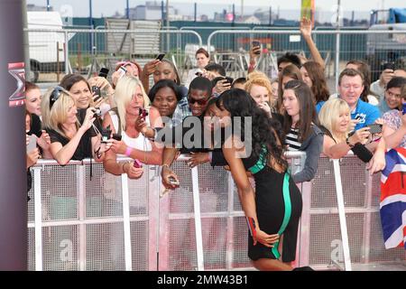 Kelly Rowland nimmt an der Pressemitteilung von „The X Factor“ auf der 02 Arena in London Teil. 17. August 2011. Stockfoto