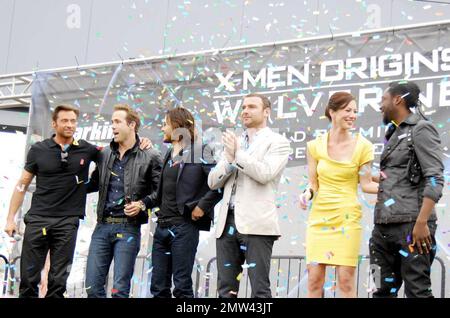 Hugh Jackman, Ryan Reynolds, Taylor Kitsch, Liev Schreiber, Lynn Collins und will.i.am besuchen die Weltpremiere von „X-Men Origins: Wolverine“ in Tempe, Arizona. Der Film wird am 1. Mai in US-Kinos veröffentlicht. Tempe, Arizona 4/27/09. . Stockfoto