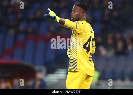 Rom, . 01. Februar 2023. Rom, Italien 01.02.2023: MbackeSarr (CREMONESE) in Aktion während des halbfinalen Italien-Cup-Spiels zwischen AS Roma und Cremonese am 01. Februar 2023 im OLYMPIASTADION in Rom, Italien. Kredit: Unabhängige Fotoagentur/Alamy Live News Stockfoto